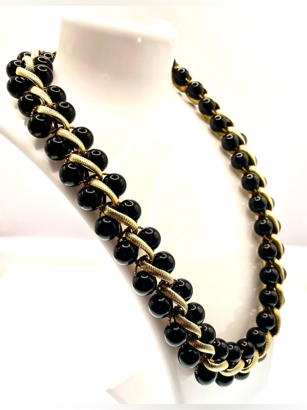 Vintage Monet Black Bead Gold Tone Necklace Statement Chain Strung Signed 1980s - Picture 3 of 9